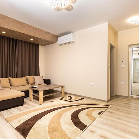 Sunny 1Bd Apartment In Old Town By Flat Mаnager プロヴディフ エクステリア 写真