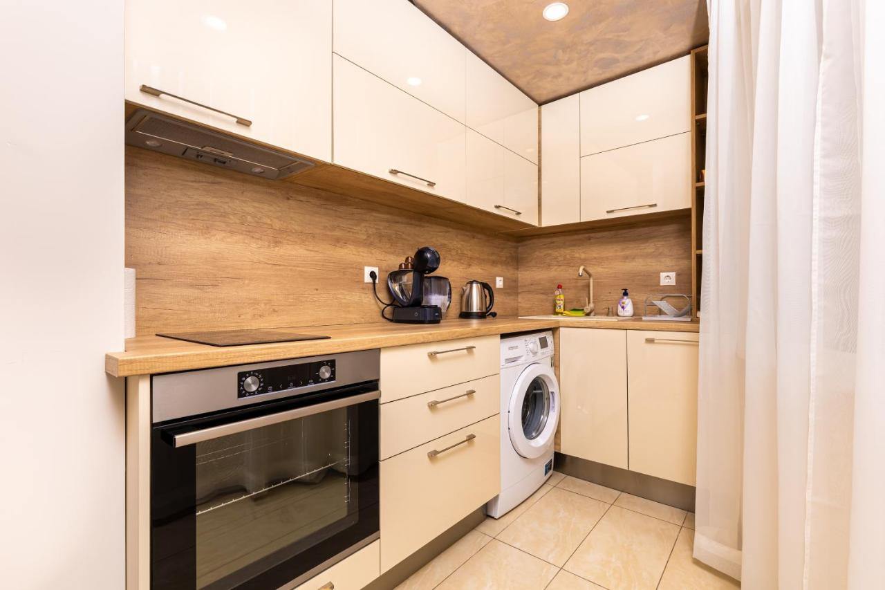 Sunny 1Bd Apartment In Old Town By Flat Mаnager プロヴディフ エクステリア 写真