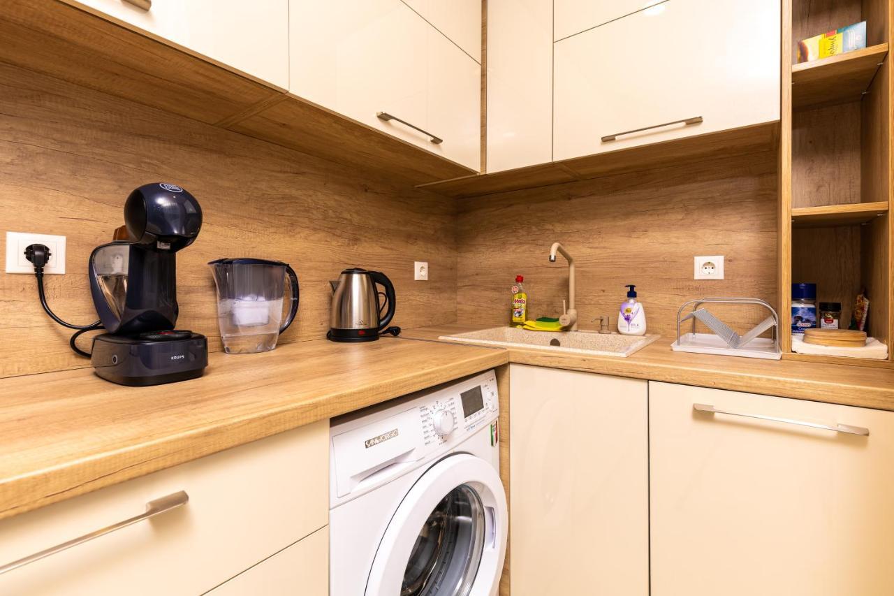 Sunny 1Bd Apartment In Old Town By Flat Mаnager プロヴディフ エクステリア 写真